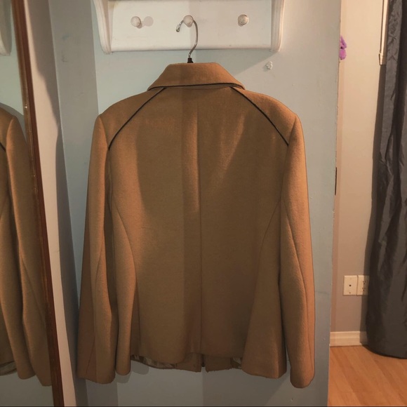 Light coat - Picture 2 of 3